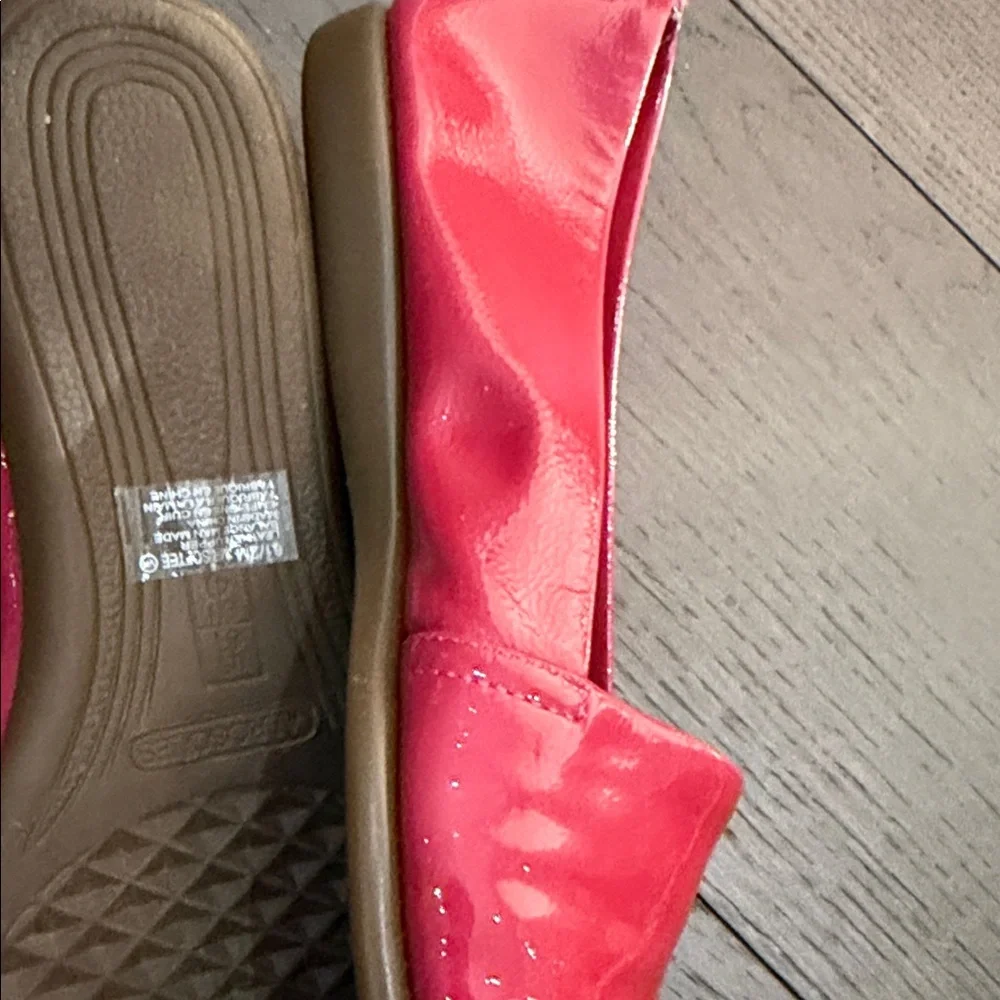 AEROSOLES Shiny Red Loafers - Picture 5 of 6
